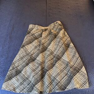 Chic A-Line Plaid Skirt in Black and Cream
